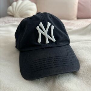 New York Yankees '47 Navy Franchise Logo Fitted Hat